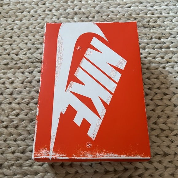 Jordan 1 Retro High OG varsity red / black sail - Picture 6 of 7